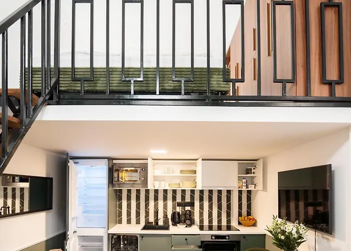 Garden Retreat For Two! Brand New I *