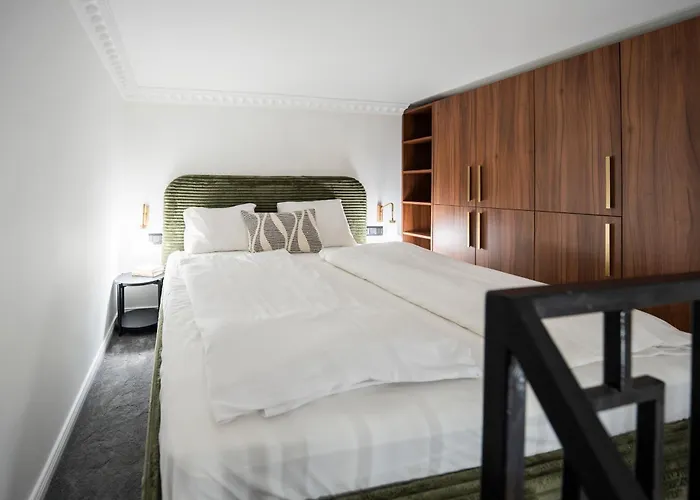 Garden Retreat For Two! Brand New I *