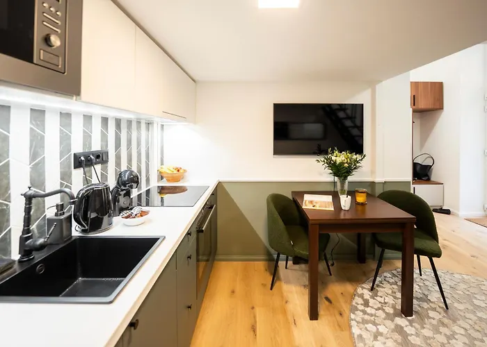 Apartamento Garden Retreat For Two! Brand New I
