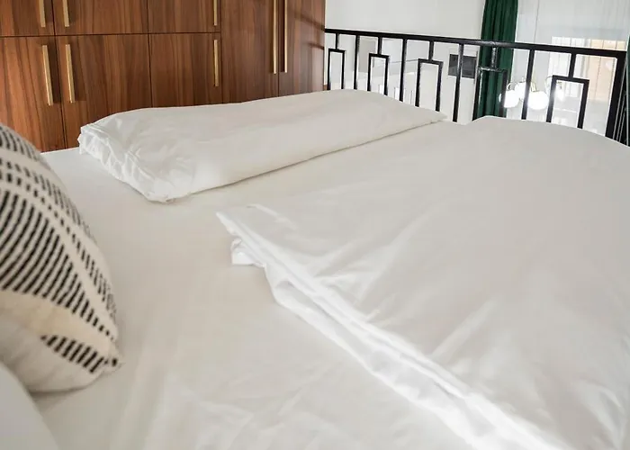 Garden Retreat For Two! Brand New I * Budapeste