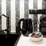 Garden Retreat For Two! Brand New I ブダペスト