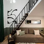 Garden Retreat For Two! Brand New I *