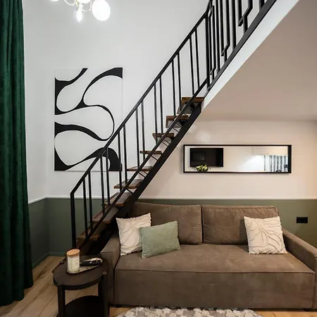 Garden Retreat For Two! Brand New I *